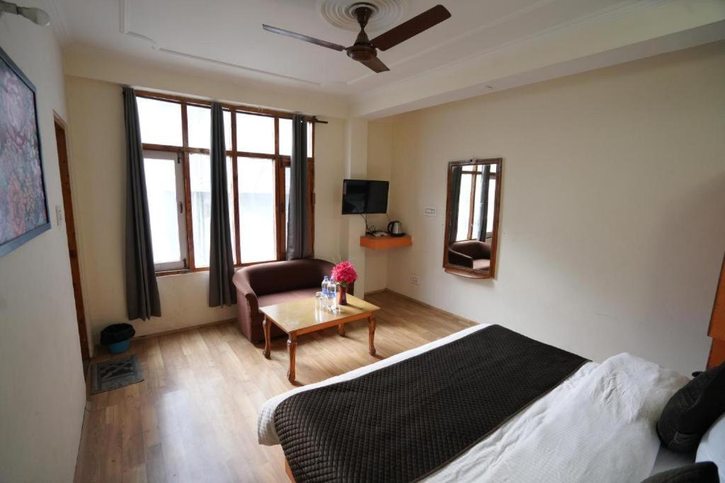 Golden Memories Hotel - Manali (Himachal Pradesh) — Photos 1